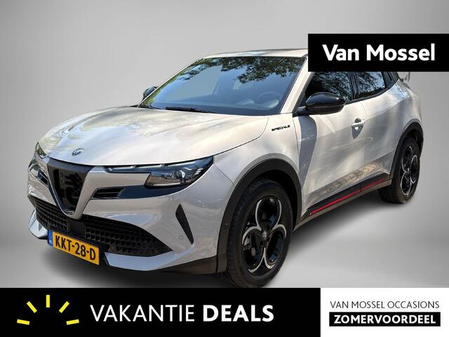 Alfa Romeo Junior 1.2 Turbo Hybrid Ibrida Speciale | Navigatie | Parkeersensoren | Camera | Apple Carplay/Android Auto | LMV 18"| Cimate Control | Cruise control |