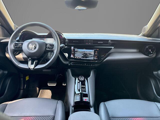 Alfa Romeo Junior 1.2 Turbo Hybrid Ibrida Speciale | Navigatie | Parkeersensoren | Camera | Apple Carplay/Android Auto | LMV 18"| Cimate Control | Cruise control |