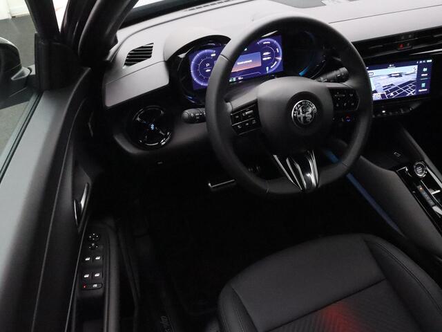 Alfa Romeo Junior Elettrica Speciale 54 kWh | Navigatie | Parkeersensoren | Camera | Stoelverwarming | Warmtepomp | LMV 18"|