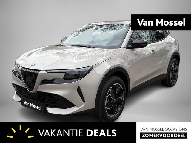 Alfa Romeo Junior Elettrica 54 kWh | Apple Carplay/Android Auto | Climate Control | Parkeersensoren | Cruise Control | Lichtmetalen Velgen 18" |