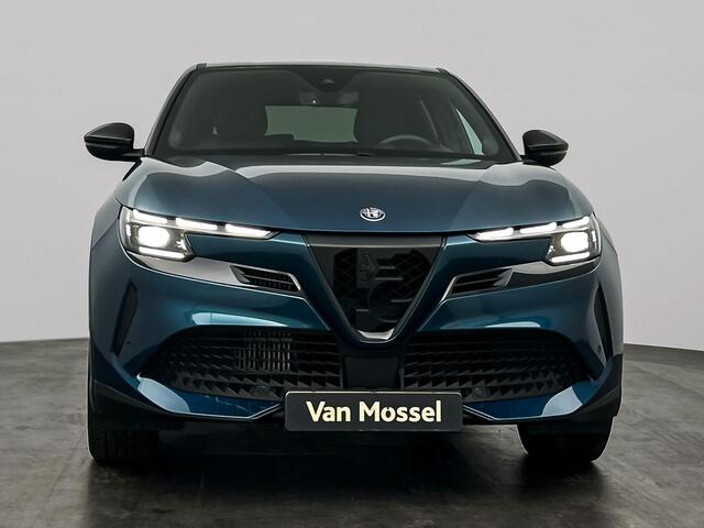 Alfa Romeo Junior 1.2 Turbo Hybrid Ibrida Speciale | Camera | Climate control | Apple Carplay/Android Auto | Navigatie