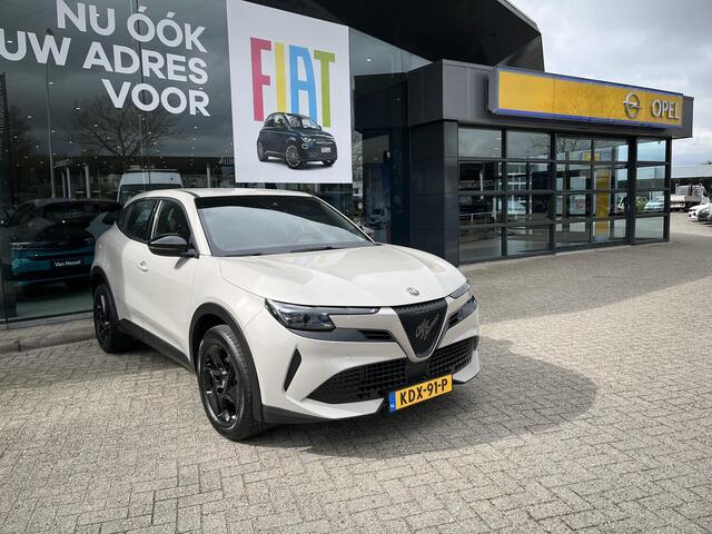 Alfa Romeo Junior 1.2 Turbo Hybrid Ibrida | Carplay | Adaptive cruisecontrol |