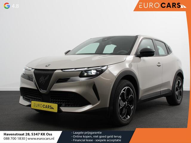 Alfa Romeo Junior Elettrica Automaat 156PK Adaptieve Cruise Control LMV 18 inch Full Led Matrix Parkeer sensoren Navigatie Apple Carplay / Android auto Climate Control