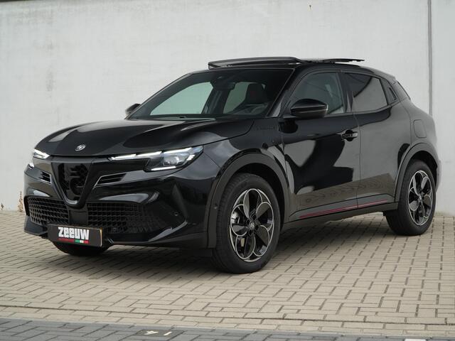 Alfa Romeo Junior 1.2 Turbo 145 PK Ibrida Speciale | Schuifdak | Sabelt | Techno | 18"