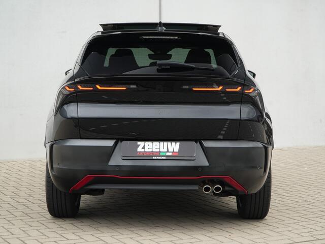 Alfa Romeo Junior 1.2 Turbo 145 PK Ibrida Speciale | Schuifdak | Sabelt | Techno | 18"