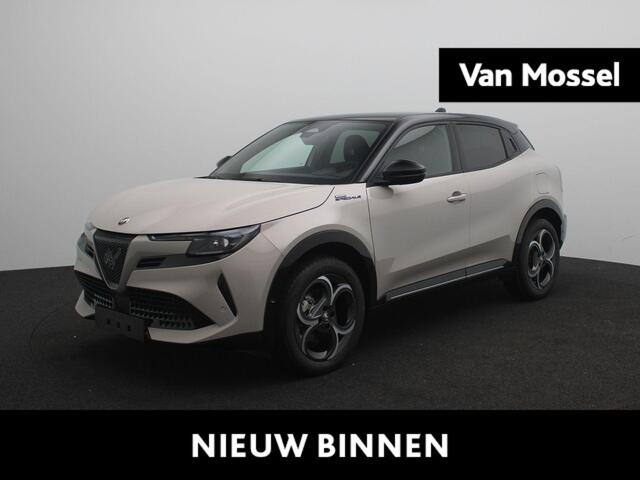 Alfa Romeo Junior 1.2 Turbo Hybrid Ibrida Sport Speciale | Techno Pack | Electrisch Panorama Schuifdak | LMV 18" | Two-Tone kleur | Spciale Actie Korting! |
