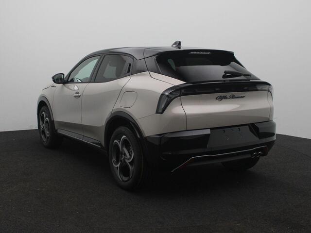 Alfa Romeo Junior 1.2 Turbo Hybrid Ibrida Sport Speciale | Techno Pack | Electrisch Panorama Schuifdak | LMV 18" | Two-Tone kleur | Spciale Actie Korting! |