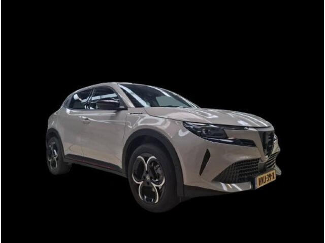 Alfa Romeo Junior 1.2 Turbo Hybrid Ibrida Speciale Adaptieve Cruise Clima Lane Assist CarPlay Led Camera 1e Eigenaar! 100% Onderhouden! Inruil Mogelijk!