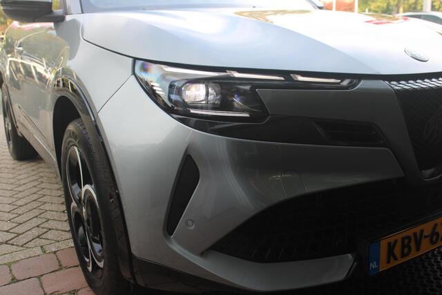 Alfa Romeo Junior 1.2 145PK AUTOMAAT Hybrid IBRIDA TI | TECHNO PACK: (LED MATRIX KOPLAMPEN, DRAADLOZE TELEFOONLADER, DODEHOEK DETECTIE, PARKEERSENSOREN VOOR ACHTER EN ZIJKANT, NAVIGATIE, ELEKTRISCH BEDIENBARE ACHTERKLEP, KEYLESS ENTRY, ADAPTIVE CRUISE CONTROL, ACHTERUITRIJ CAMERA) | PACK TI: (ELEKTRISCH BEDIENBARE BESTUUDERSSTOEL, VERKEERSBORDEN WEERGAVE, GETINTE ACHTERRUITEN, SFEER VERLICHTING, GLANZEND ZWARTE BODYKIT, 10,25" TOUCHSCREEN, LEDEREN STUURWIEL, VERSTELBARE KOFFERVLOER OP 3 NIVEAUS) | 18" LICHTMETALEN VELGEN "FORI" | DRAADLOZE APPLE CARPLAY/ANDROID AUTO | MASSAGE FUNCTIE OP DE BESTUURDERSSTOEL | STOEL VERWARMING | VOORRUIT VERWARMING |