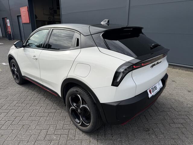 Alfa Romeo Junior 1.2 Turbo Hybrid Ibrida Speciale (Elektrische Klep - LED - Keyless Entry - Parkeersensoren V+A - Stoelverwarming - Adaptieve Cruise Controle - Camera - 18")