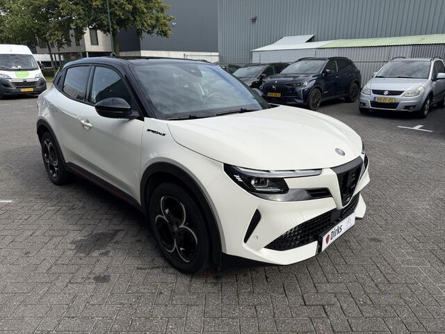 Alfa Romeo Junior 1.2 Turbo Hybrid Ibrida Speciale (Elektrische Klep - LED - Keyless Entry - Parkeersensoren V+A - Stoelverwarming - Adaptieve Cruise Controle - Camera - 18")