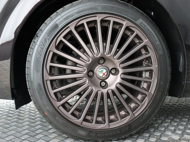 Alfa Romeo MITO 0.9 TwinAir ECO Super (Nl-Auto / Navi / Cruise / PDC)