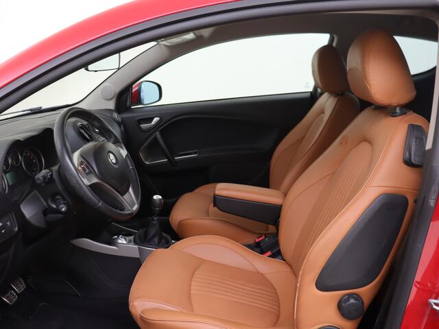 Alfa Romeo MITO 0.9 TwinAir Exclusive | Speciale uitvoering | Lederen interieur | Parkeerhulp |