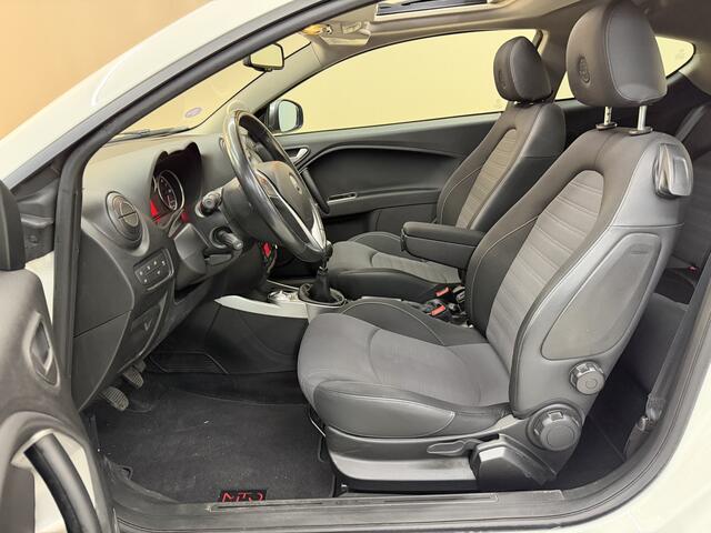 Alfa Romeo MITO 0.9 TwinAir Super, 105Pk, 2017, 1ste eigenaar, Panoramadak, Navigatie, Cruise control, Climate control, DAB radio, Parkeersensoren, Bluetooth audio,