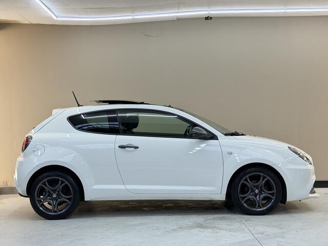 Alfa Romeo MITO 0.9 TwinAir Super, 105Pk, 2017, 1ste eigenaar, Panoramadak, Navigatie, Cruise control, Climate control, DAB radio, Parkeersensoren, Bluetooth audio,