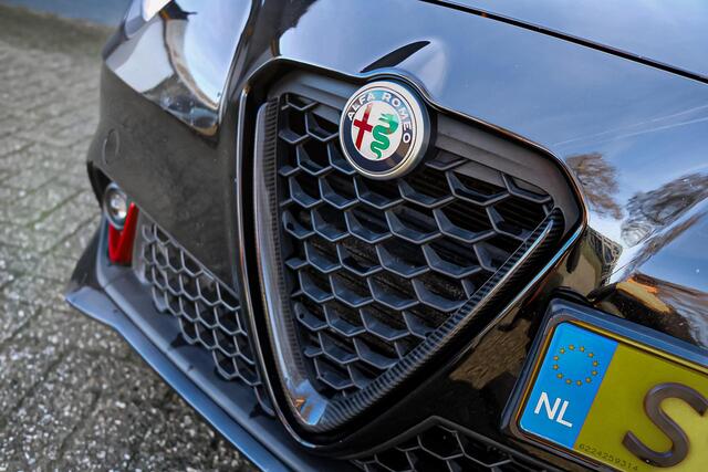 Alfa Romeo MITO 1.4 T MultiAir Veloce S PANO / CAMERA / CARBON