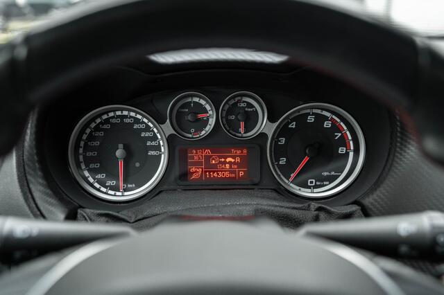 Alfa Romeo MITO 1.4 T 170PK MultiAir Veloce TCT Panodak