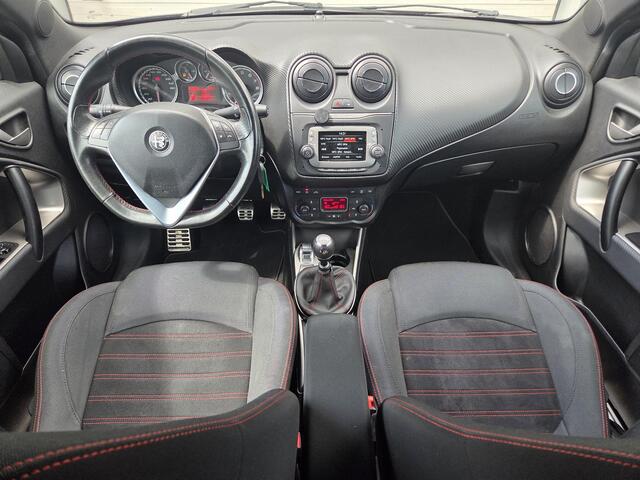 Alfa Romeo MITO 0.9 TwinAir / Inclusief Lichtmetalen Winterset / Cruise Control / Climate Control / DAB / Navigatie /