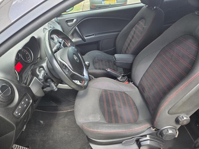 Alfa Romeo MITO 0.9 TwinAir / Inclusief Lichtmetalen Winterset / Cruise Control / Climate Control / DAB / Navigatie /
