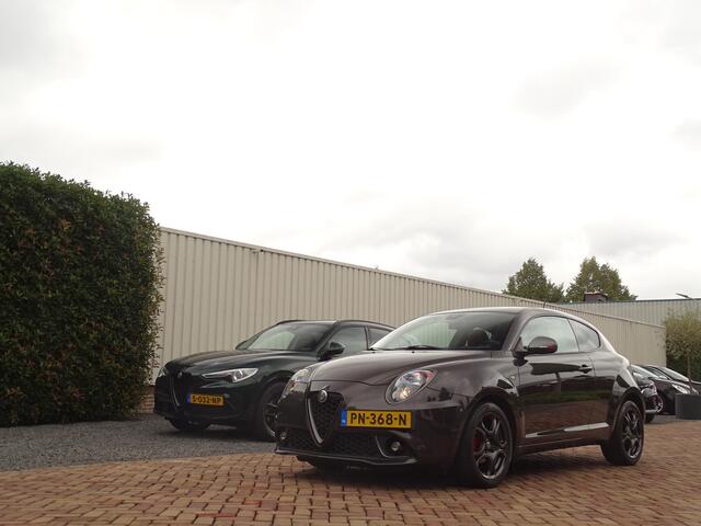 Alfa Romeo MITO 0.9 TwinAir | Esclusiva | Rood Leer!! | 17 inch | Stoelverwarming | NAV | 105PK!!