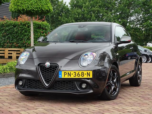 Alfa Romeo MITO 0.9 TwinAir | Esclusiva | Rood Leer!! | 17 inch | Stoelverwarming | NAV | 105PK!!
