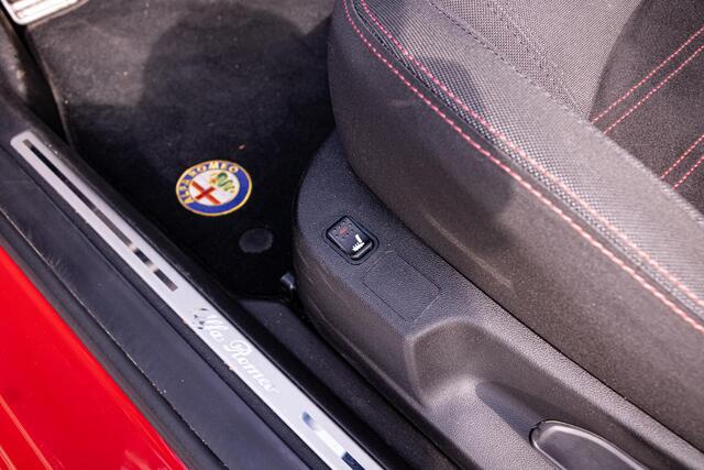 Alfa Romeo MITO 1.4 T MultiAir Veloce Pano | Stoelverw. | Cruise | Ragazzon