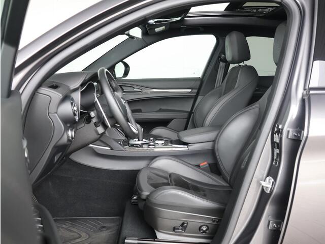 Alfa Romeo Stelvio 2.9 V6 AWD Quadrifoglio | 510 PK | Pano | Stoelverwarming Achter | Xenon |
