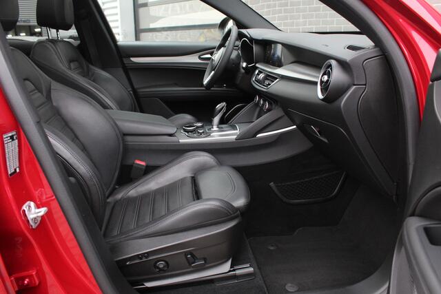 Alfa Romeo Stelvio 2.0 T AWD Special Edition / Panoramadak / Keyless / 20"