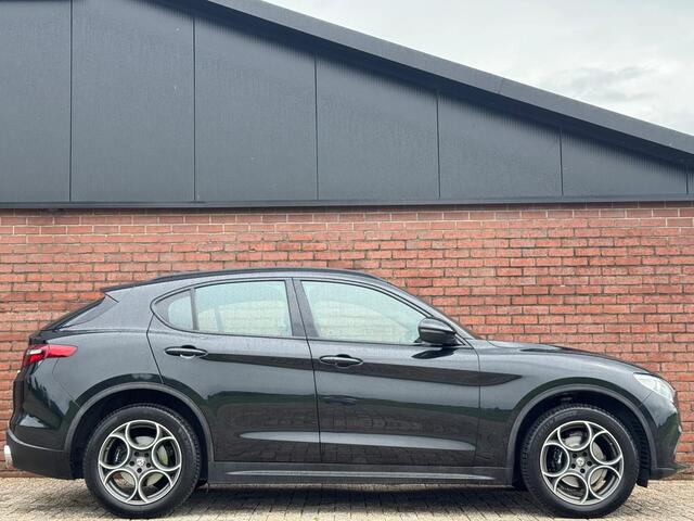 Alfa Romeo Stelvio 2.0 T AWD SUPER | LEDER | NAVI | CAMERA!