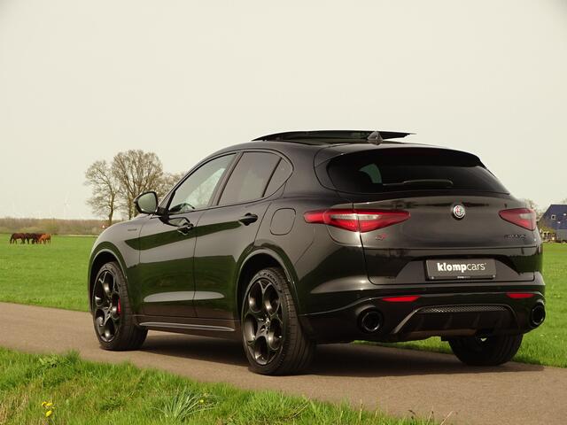 Alfa Romeo Stelvio 2.0 T AWD 280PK | Schuifdak | Harman/Kardon | Trekhk | AllBlack | 21 inch | Ad.Cruise | Keyless