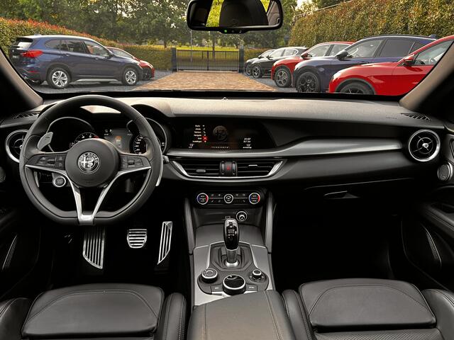 Alfa Romeo Stelvio 2.0 T AWD 280PK | Schuifdak | Harman/Kardon | Trekhk | AllBlack | 21 inch | Ad.Cruise | Keyless