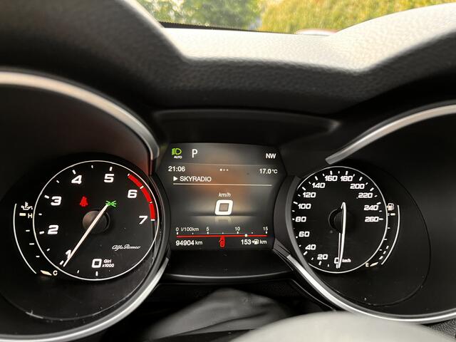 Alfa Romeo Stelvio 2.0 T AWD 280PK | Schuifdak | Harman/Kardon | Trekhk | AllBlack | 21 inch | Ad.Cruise | Keyless