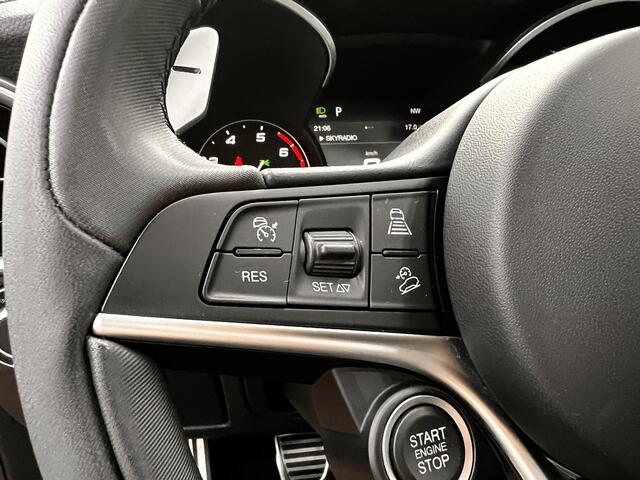 Alfa Romeo Stelvio 2.0 T AWD 280PK | Schuifdak | Harman/Kardon | Trekhk | AllBlack | 21 inch | Ad.Cruise | Keyless