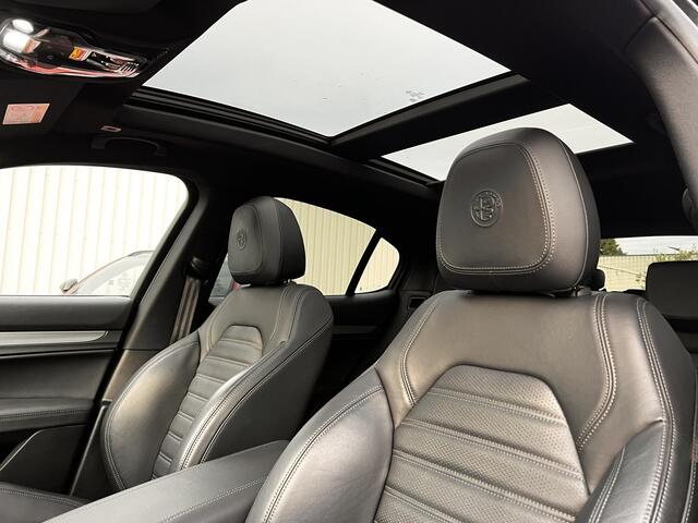 Alfa Romeo Stelvio 2.0 T AWD 280PK | Schuifdak | Harman/Kardon | Trekhk | AllBlack | 21 inch | Ad.Cruise | Keyless
