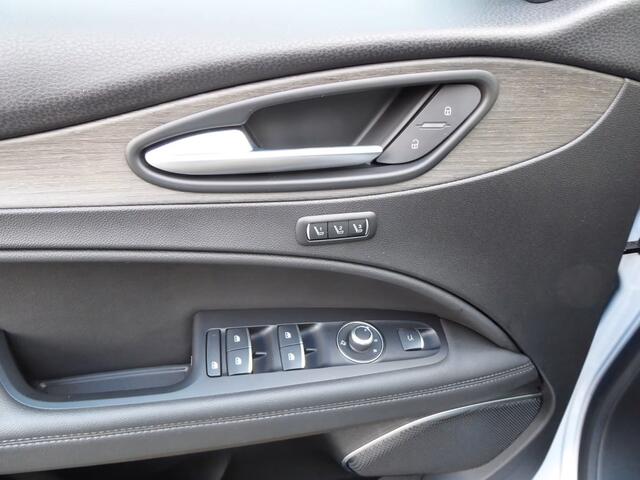 Alfa Romeo Stelvio 2.0T Q4 Ti (206kW/280pk) ** Bi-XENON/LED, NAVI+, LEDER, ACC, 19-inch LMV, MEM ** 1e EIG - 18.700 km - UNFALLFREI ** ** INFORMEER OOK NAAR ONZE AANTREKKELIJKE FINANCIAL-LEASE TARIEVEN **