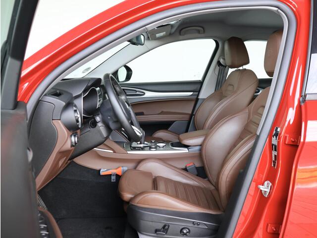 Alfa Romeo Stelvio 2.0 T AWD Sprint | Stoel/stuur Verwarming | Veloce Interieur | Navi |