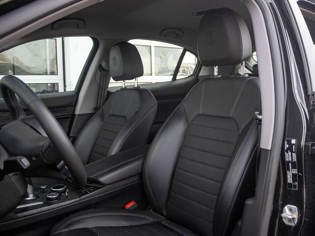 Alfa Romeo Stelvio 2.0 Turbo Aut. AWD 200pk Super | Navi | Apple Carplay | 19" | Winter Pack | Camera | Xenon | Elektr. A-Klep