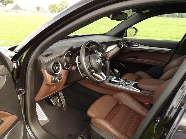 Alfa Romeo Stelvio 2.0 T AWD Veloce | BTW | Carplay | Trkhk | Lerendash | Flippers | Camera