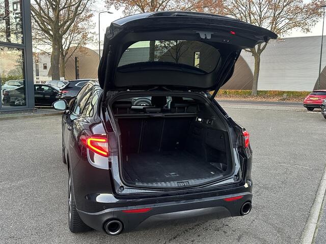 Alfa Romeo Stelvio 2.0 T AWD Super Q4| BOMVOL| STOEL/ STUURVERW.| ELEK. ACHTERKLEP| CAMERA| MEM. STOEL| DODE HOEK| APPLE CARPLAY|