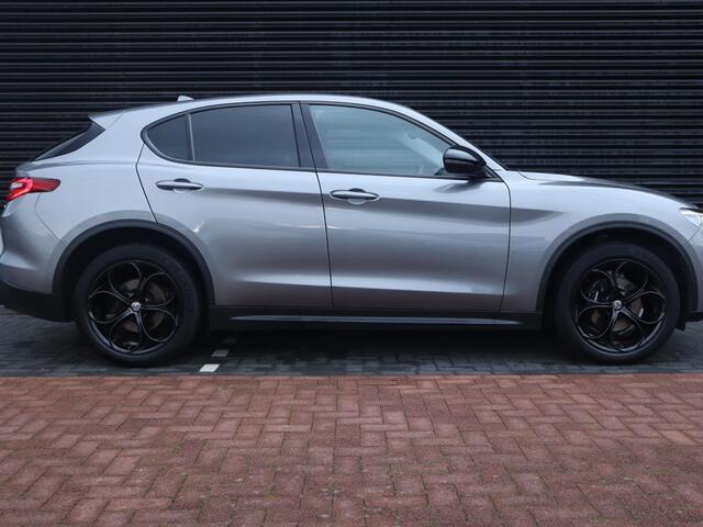 Alfa Romeo Stelvio 2.0 T AWD Super Q4 | Clima | Cruise | Carplay/Android | Half leder | Navi | Memory | PDC + Camera |