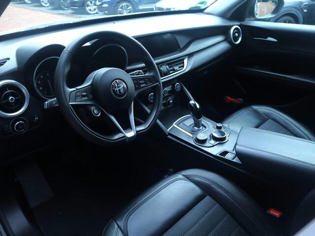 Alfa Romeo Stelvio 2.0 T AWD Super Q4 | Clima | Cruise | Carplay/Android | Half leder | Navi | Memory | PDC + Camera |