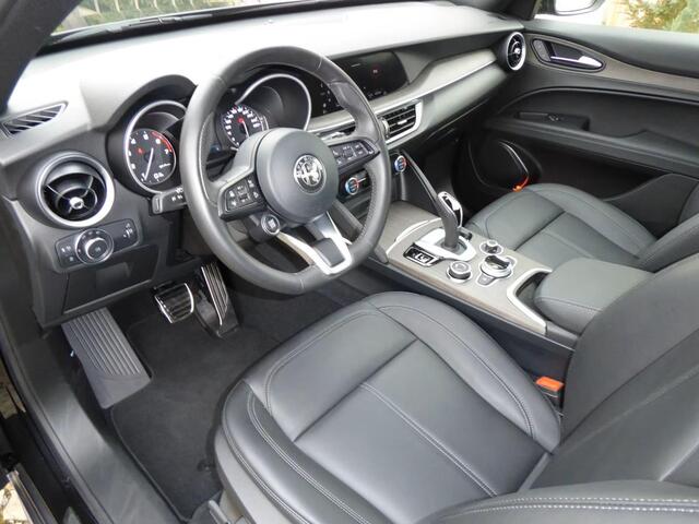 Alfa Romeo Stelvio 2.0T Q4 Ti (206kW/280pk) ** Bi-XENON/LED, NAVI+, LEDER, ACC, 19-inch LMV, MEM ** 1e EIG - 16.700 km - UNFALLFREI ** ** INFORMEER OOK NAAR ONZE AANTREKKELIJKE FINANCIAL-LEASE TARIEVEN **