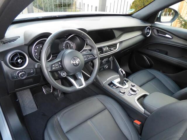 Alfa Romeo Stelvio 2.0T Q4 Ti (206kW/280pk) ** Bi-XENON/LED, NAVI+, LEDER, ACC, 19-inch LMV, MEM ** 1e EIG - 16.700 km - UNFALLFREI ** ** INFORMEER OOK NAAR ONZE AANTREKKELIJKE FINANCIAL-LEASE TARIEVEN **