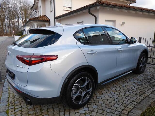 Alfa Romeo Stelvio 2.0T Q4 Ti (206kW/280pk) ** Bi-XENON/LED, NAVI+, LEDER, ACC, 19-inch LMV, MEM ** 1e EIG - 18.700 km - UNFALLFREI ** ** INFORMEER OOK NAAR ONZE AANTREKKELIJKE FINANCIAL-LEASE TARIEVEN **