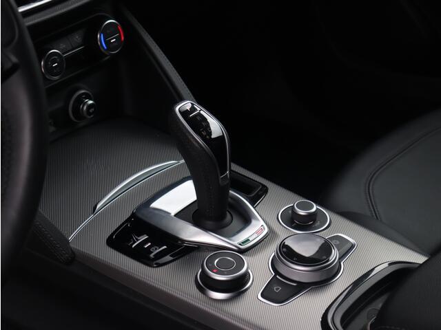 Alfa Romeo Stelvio 2.0 Turbo 280 PK AWD Veloce | Navi | Harman | Driver | BTW | 20"