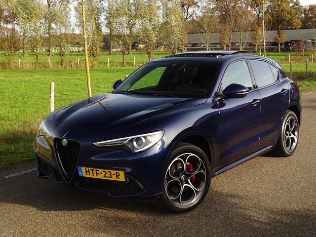 Alfa Romeo Stelvio 2.0 T AWD 310PK Veloce | Carplay | Customized | Schuifdak | Cognac Leer | Squadra