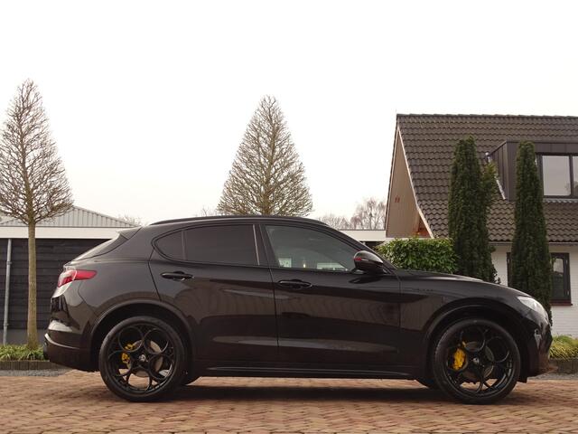 Alfa Romeo Stelvio 2.0 T AWD Veloce | Ad.Onderstel | Schuifdak | Trekh. | TI-dif. | 21 inch | Ad.Cruise | Giallo