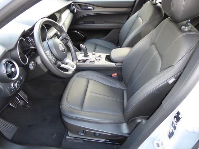 Alfa Romeo Stelvio 2.0T Q4 Ti (206kW/280pk) ** Bi-XENON/LED, NAVI+, LEDER, ACC, 19-inch LMV, MEM ** 1e EIG - 22.800 km - UNFALLFREI ** ** INFORMEER OOK NAAR ONZE AANTREKKELIJKE FINANCIAL-LEASE TARIEVEN **