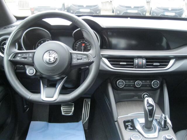 Alfa Romeo Stelvio 2.0T Q4 Ti (206kW/280pk) ** Bi-XENON/LED, LEDER, PANORAMA, ACC, 19-inch LMV, MEM ** 1e EIG - 24.967 km - UNFALLFREI ** ** INFORMEER OOK NAAR ONZE AANTREKKELIJKE FINANCIAL-LEASE TARIEVEN **