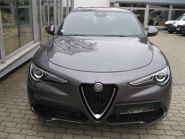 Alfa Romeo Stelvio 2.0T Q4 Ti (206kW/280pk) ** Bi-XENON/LED, LEDER, PANORAMA, ACC, 19-inch LMV, MEM ** 1e EIG - 24.967 km - UNFALLFREI ** ** INFORMEER OOK NAAR ONZE AANTREKKELIJKE FINANCIAL-LEASE TARIEVEN **